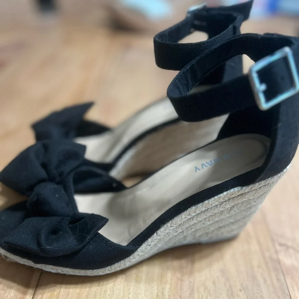 Old Navy Black Bow Espadrille Sandals